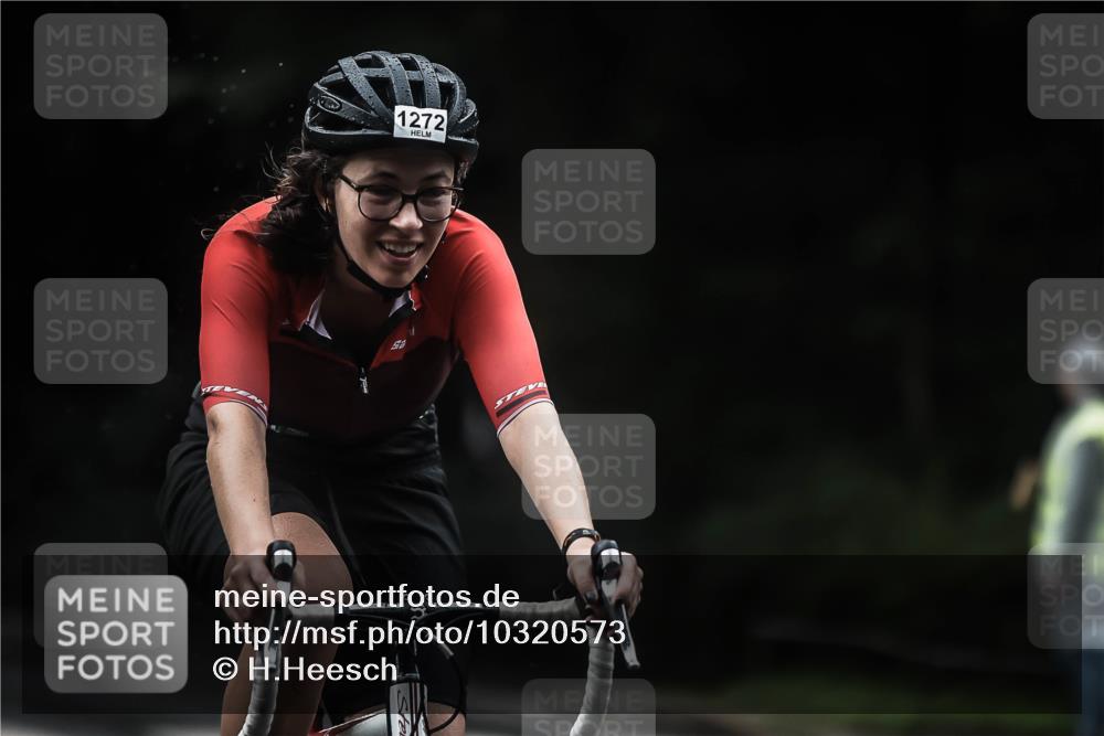 13.09.2026 - Stadtparktriathlon H.Heesch http://msf.ph/oto/10320573 13.09.2026 13:05:15 Radfahren 1272, 1336, 1386 meine-sportfotos.de