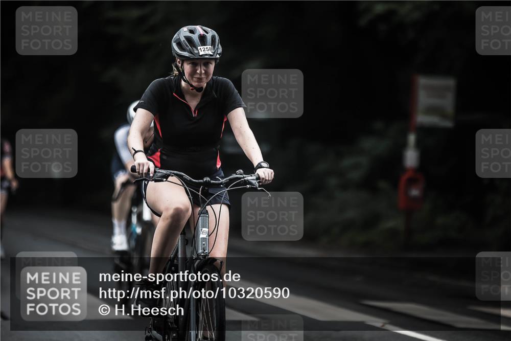 13.09.2026 - Stadtparktriathlon H.Heesch http://msf.ph/oto/10320590 13.09.2026 13:05:22 Radfahren 1202, 1231, 1256, 1258, 1402 meine-sportfotos.de