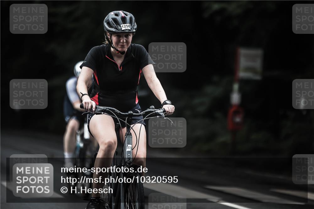 13.09.2026 - Stadtparktriathlon H.Heesch http://msf.ph/oto/10320595 13.09.2026 13:05:22 Radfahren 1202, 1231, 1256, 1258, 1402 meine-sportfotos.de