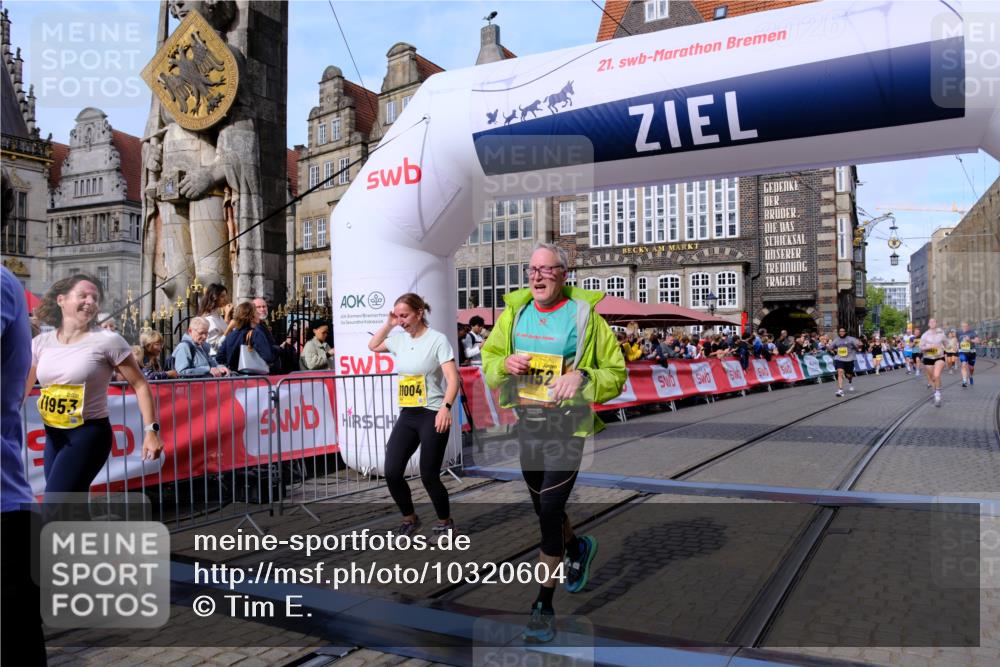 13.09.2026 - 21. swb-Marathon Bremen Tim E. http://msf.ph/oto/10320604 13.09.2026 10:58:43 Ziel 10249, 10530, 10750, 10878, 10879, 11004, 11120, 11131, 11152, 11202, 11384, 11403, 11420, 11455, 11686, 11750, 11906, 11952, 11953, 12017, 12092, 12180, 12320, 12499, 12518 meine-sportfotos.de