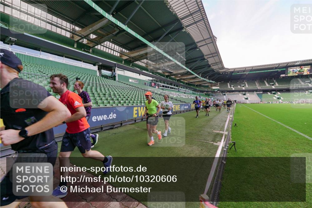 13.09.2026 - 21. swb-Marathon Bremen Michael Burmester http://msf.ph/oto/10320606 13.09.2026 13:20:13 Laufen im Stadion 333, 464, 512, 704, 938, 1066, 1129, 1156, 1409, 1439, 1446, 1506, 1697, 1756, 1765, 1815, 1846, 1916, 2010, 2028, 2064, 2139, 2201, 2224, 2240, 2258, 2278, 2315, 2349, 2394, 2395, 2417, 2437, 2501, 2519, 2533, 2557, 2563, 2588, 2622, 2626, 2689, 2694, 2695, 2702, 2703, 2722, 2756, 2786, 2793, 2843, 2845, 2886, 2944, 2983, 3004, 3017, 3018, 3031, 3035, 3036, 3037, 3046, 3059, 3070, 3072, 3074, 3102, 3116, 3139, 3189, 3198, 3243, 3263, 3264, 3285, 3287, 3310, 3315 meine-sportfotos.de