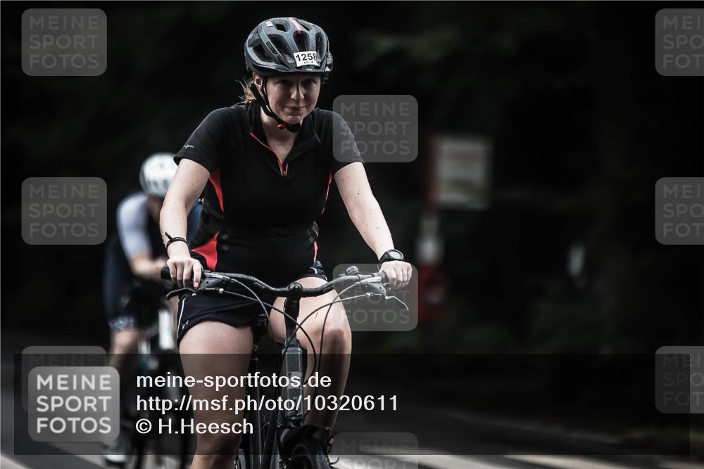 13.09.2026 - Stadtparktriathlon H.Heesch http://msf.ph/oto/10320611 13.09.2026 13:05:22 Radfahren 1202, 1231, 1256, 1258, 1402 meine-sportfotos.de
