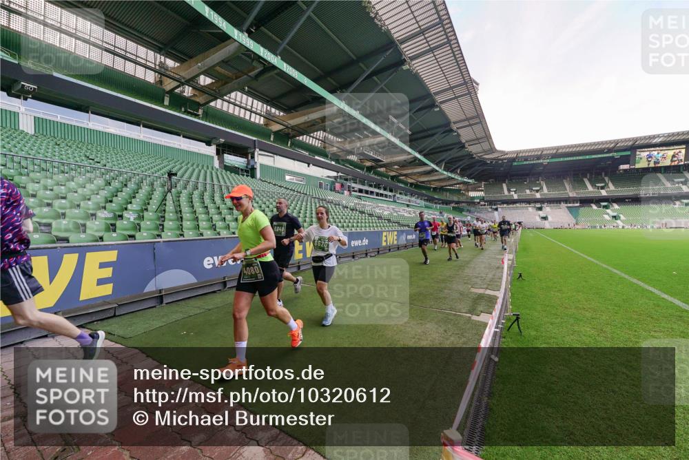 13.09.2026 - 21. swb-Marathon Bremen Michael Burmester http://msf.ph/oto/10320612 13.09.2026 13:20:13 Laufen im Stadion 333, 464, 512, 704, 938, 1066, 1129, 1156, 1409, 1439, 1446, 1506, 1697, 1756, 1765, 1815, 1846, 1916, 2010, 2028, 2064, 2139, 2201, 2224, 2240, 2258, 2278, 2315, 2349, 2394, 2395, 2417, 2437, 2501, 2519, 2533, 2557, 2563, 2588, 2622, 2626, 2689, 2694, 2695, 2702, 2703, 2722, 2756, 2786, 2793, 2843, 2845, 2886, 2944, 2983, 3004, 3017, 3018, 3031, 3035, 3036, 3037, 3046, 3059, 3070, 3072, 3074, 3102, 3116, 3139, 3189, 3198, 3243, 3263, 3264, 3285, 3287, 3310, 3315 meine-sportfotos.de