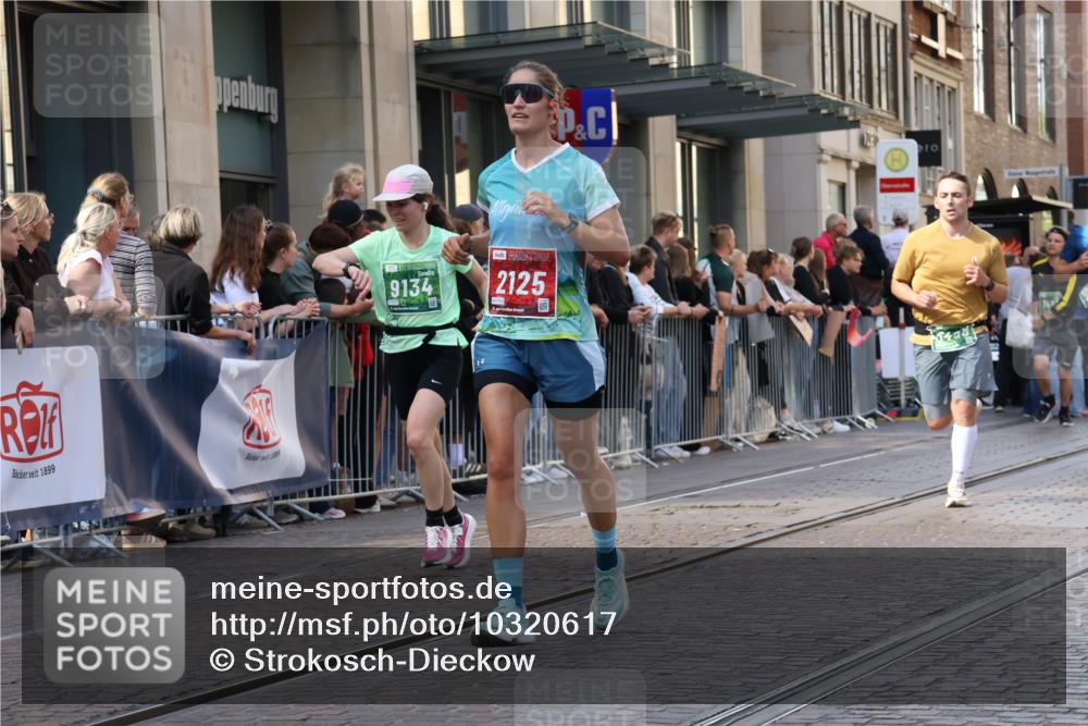 13.09.2026 - 21. swb-Marathon Bremen Strokosch-Dieckow http://msf.ph/oto/10320617 13.09.2026 13:17:53 Ziel 1146, 1419, 1631, 1797, 1872, 2260, 2634, 2671, 3241, 3458, 3514, 3634, 4131, 4733, 5292, 5460, 5695, 5948, 6152, 6290, 6448, 7491, 7954, 8094, 8805, 8943, 8944, 9134, 9609, 10065, 13150, 771, 948, 1297, 1797, 2001, 2008, 2125, 2234, 2812, 3051, 3192, 3760, 4171, 4286, 4374, 4498, 4499, 4620, 5041, 5530, 5550, 5817, 5935, 7901, 8100, 8250, 8869, 9400, 9505, 9595, 9596, 9837, 13041, 13107 meine-sportfotos.de