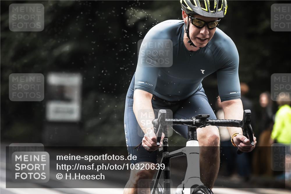 13.09.2026 - Stadtparktriathlon H.Heesch http://msf.ph/oto/10320639 13.09.2026 11:56:57 Radfahren 914, 997, 1030 meine-sportfotos.de