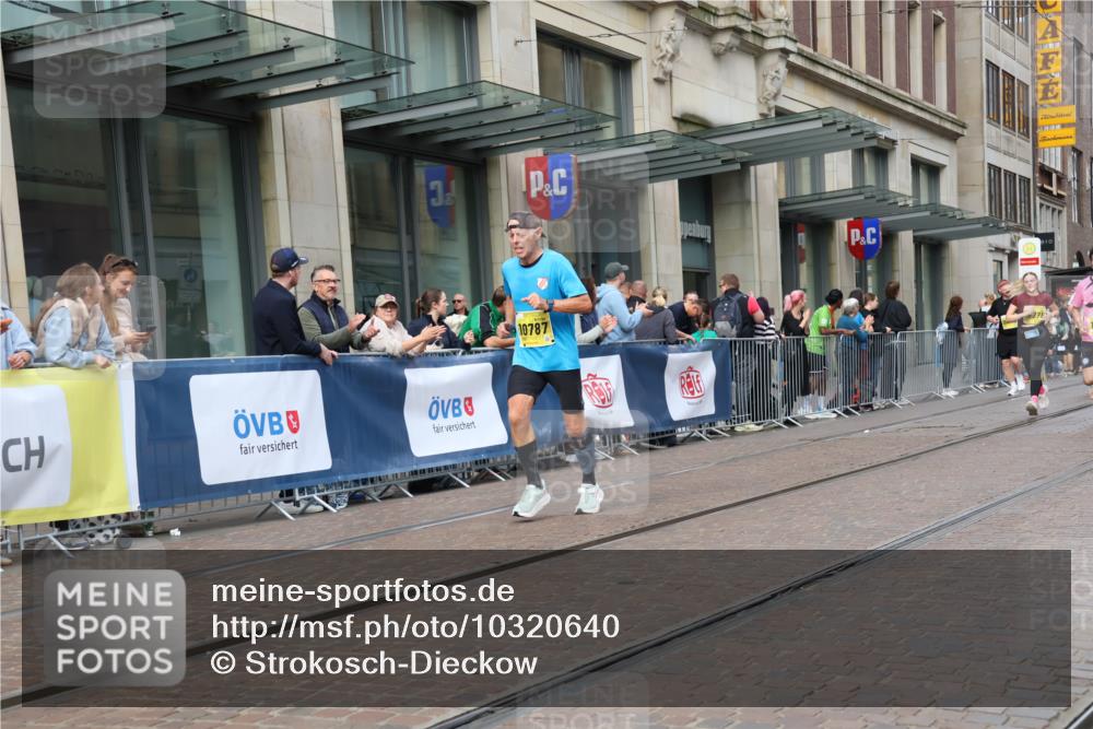 13.09.2026 - 21. swb-Marathon Bremen Strokosch-Dieckow http://msf.ph/oto/10320640 13.09.2026 10:58:48 Ziel 10383, 10415, 10427, 10477, 10492, 10668, 10787, 10843, 11034, 11086, 11125, 11267, 11278, 11301, 11302, 11500, 11602, 11913, 12015, 12118, 12127, 12130, 12131, 12200, 12271, 12297, 12414, 12541, 10254, 10485, 10794, 10832, 10878, 10879, 10948, 11030, 11189, 11228, 11384, 11488, 11743, 11955, 12176, 12180, 12237, 12320, 12499, 12505 meine-sportfotos.de