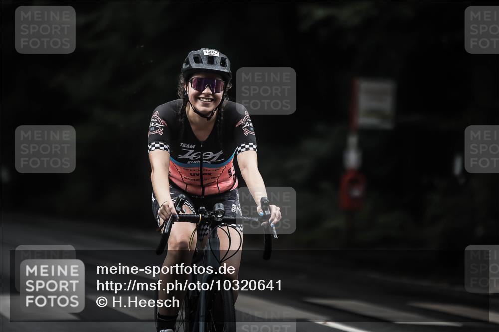 13.09.2026 - Stadtparktriathlon H.Heesch http://msf.ph/oto/10320641 13.09.2026 13:05:24 Radfahren 1202, 1231, 1256, 1258, 1402 meine-sportfotos.de