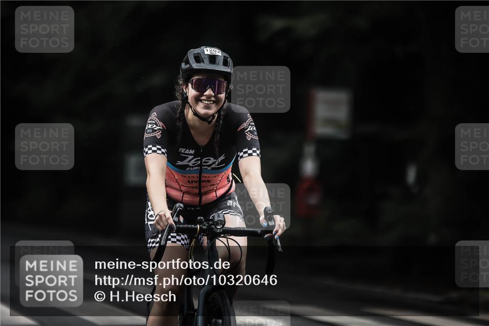 13.09.2026 - Stadtparktriathlon H.Heesch http://msf.ph/oto/10320646 13.09.2026 13:05:25 Radfahren 1202, 1231, 1256, 1258, 1402 meine-sportfotos.de