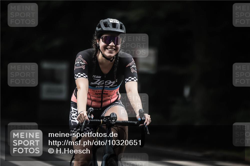 13.09.2026 - Stadtparktriathlon H.Heesch http://msf.ph/oto/10320651 13.09.2026 13:05:25 Radfahren 1202, 1231, 1256, 1258, 1402 meine-sportfotos.de