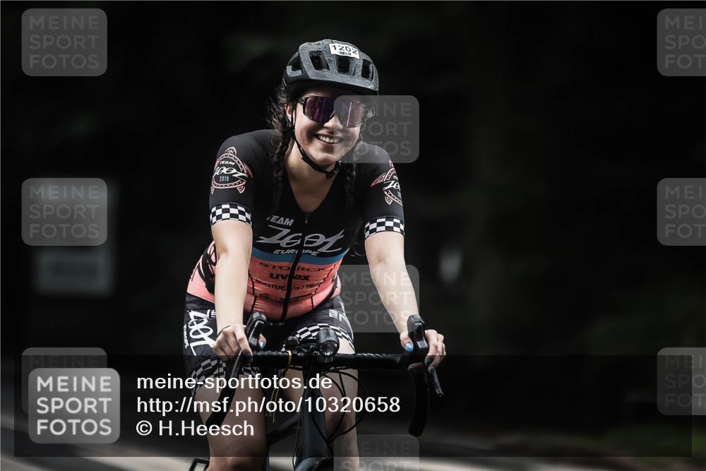 13.09.2026 - Stadtparktriathlon H.Heesch http://msf.ph/oto/10320658 13.09.2026 13:05:25 Radfahren 1202, 1231, 1256, 1258, 1402 meine-sportfotos.de
