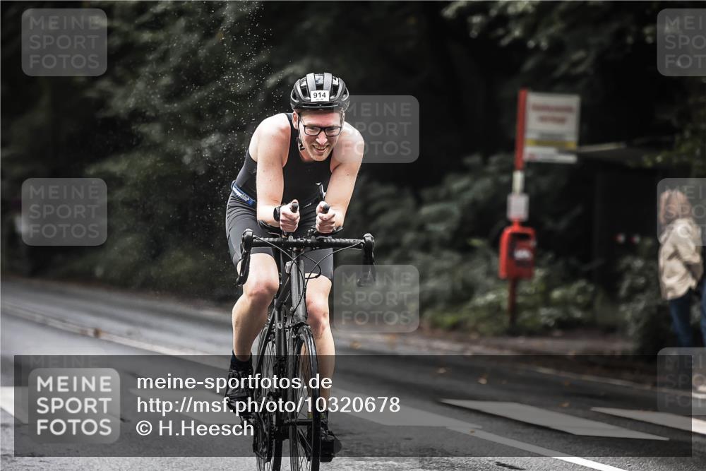 13.09.2026 - Stadtparktriathlon H.Heesch http://msf.ph/oto/10320678 13.09.2026 11:57:04 Radfahren 914 meine-sportfotos.de