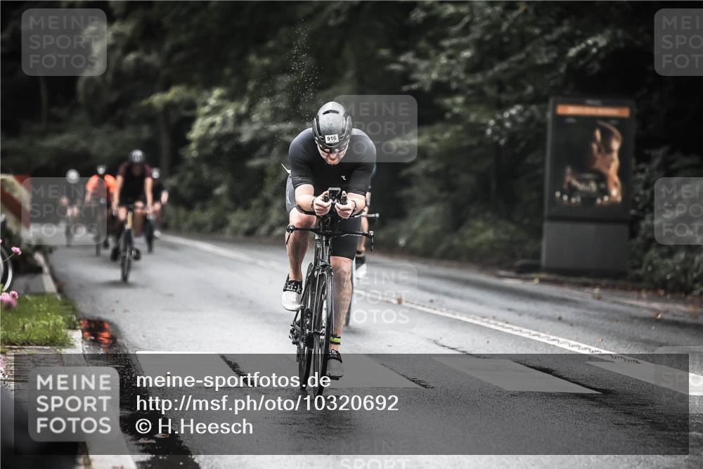 13.09.2026 - Stadtparktriathlon H.Heesch http://msf.ph/oto/10320692 13.09.2026 11:57:13 Radfahren 804, 807, 916, 1048 meine-sportfotos.de