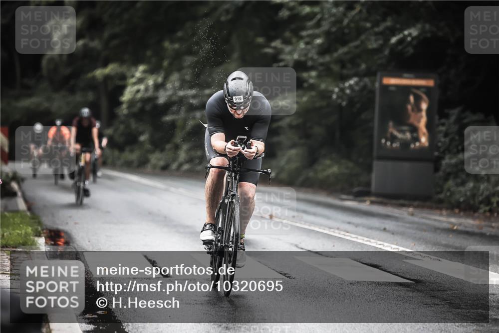 13.09.2026 - Stadtparktriathlon H.Heesch http://msf.ph/oto/10320695 13.09.2026 11:57:13 Radfahren 804, 807, 916, 1048 meine-sportfotos.de