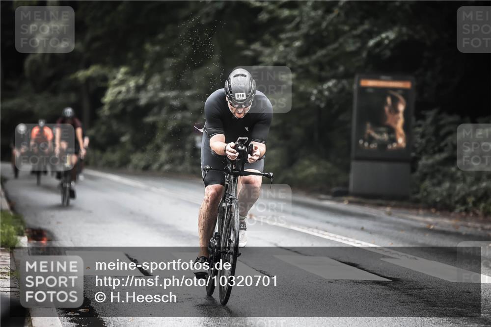 13.09.2026 - Stadtparktriathlon H.Heesch http://msf.ph/oto/10320701 13.09.2026 11:57:13 Radfahren 804, 807, 916, 1048 meine-sportfotos.de