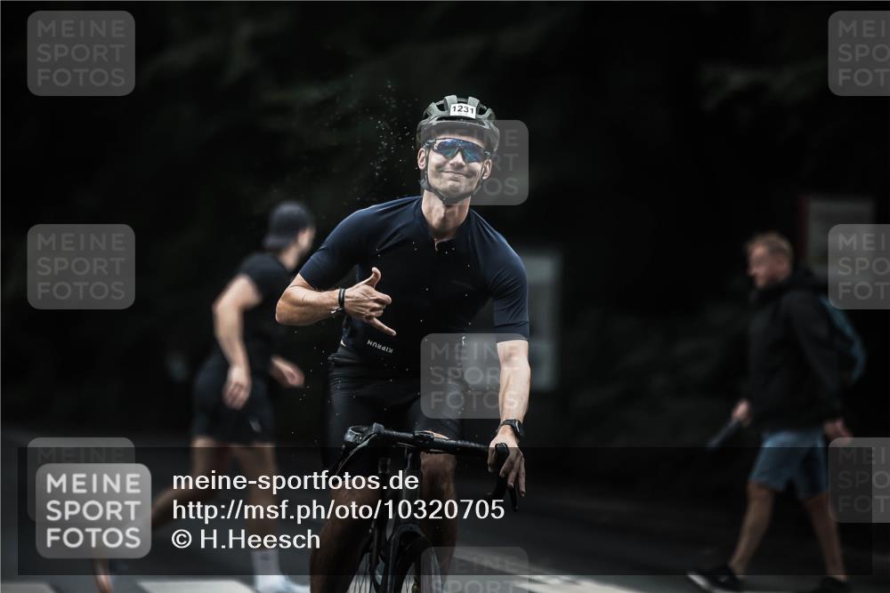 13.09.2026 - Stadtparktriathlon H.Heesch http://msf.ph/oto/10320705 13.09.2026 13:05:28 Radfahren 1202, 1231, 1256, 1258, 1352, 1402 meine-sportfotos.de