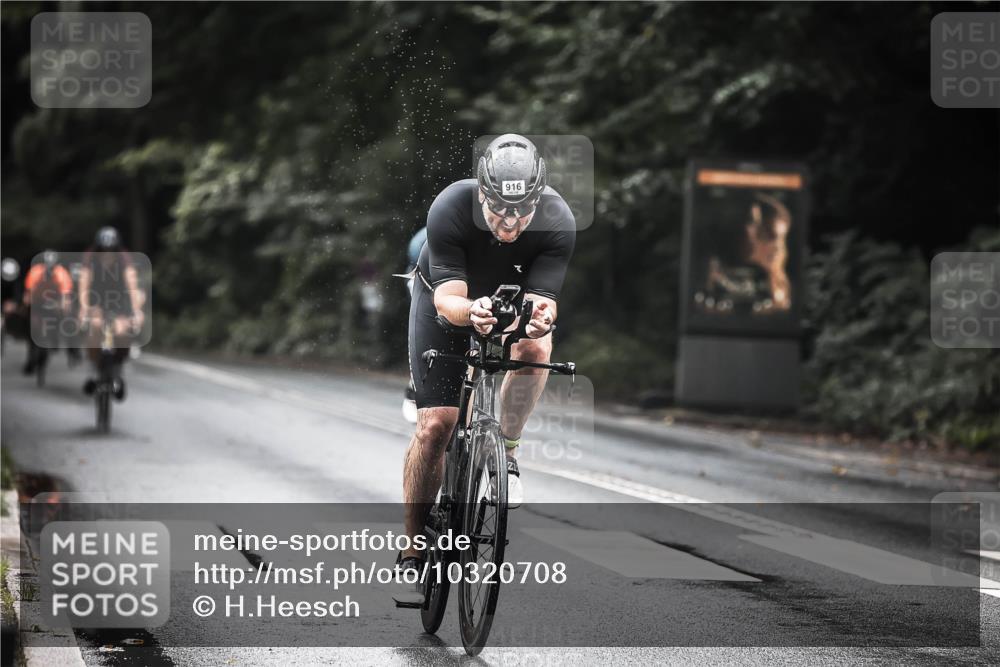 13.09.2026 - Stadtparktriathlon H.Heesch http://msf.ph/oto/10320708 13.09.2026 11:57:13 Radfahren 804, 807, 916, 1048 meine-sportfotos.de