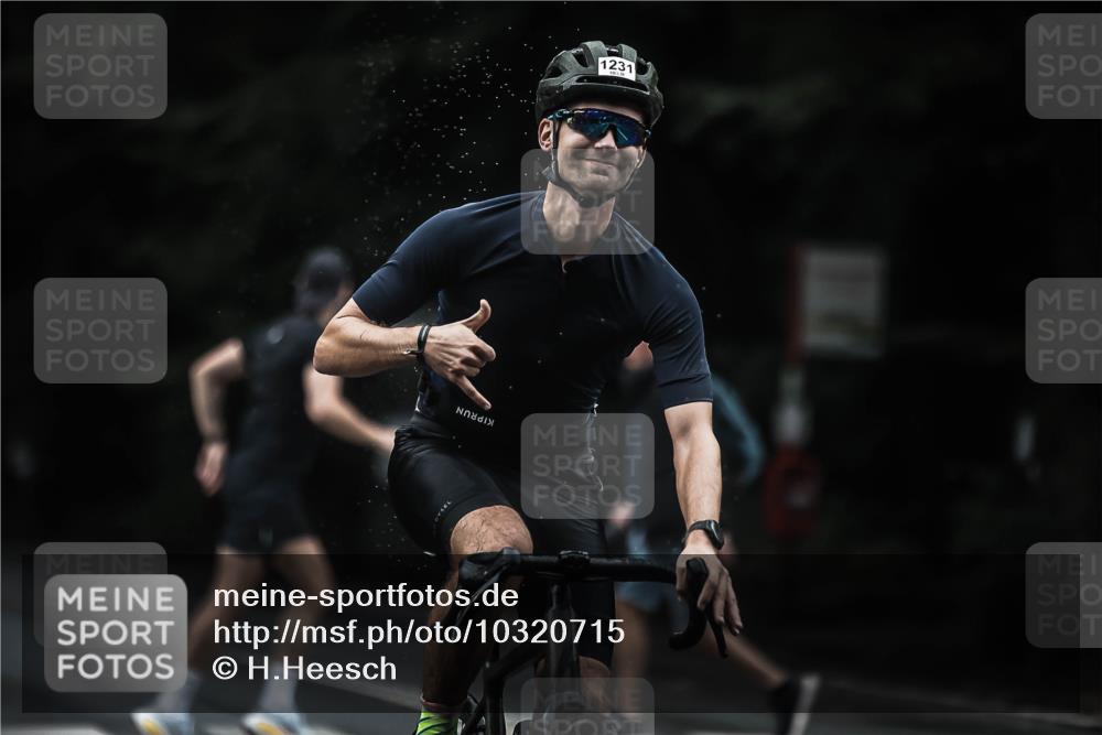 13.09.2026 - Stadtparktriathlon H.Heesch http://msf.ph/oto/10320715 13.09.2026 13:05:28 Radfahren 1202, 1231, 1256, 1258, 1352, 1402 meine-sportfotos.de
