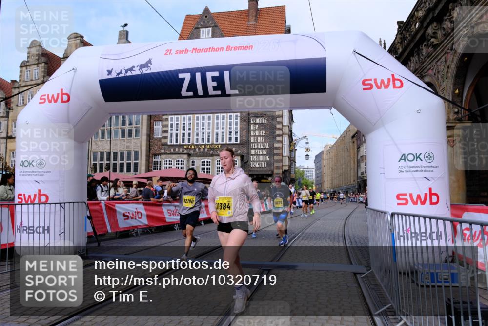 13.09.2026 - 21. swb-Marathon Bremen Tim E. http://msf.ph/oto/10320719 13.09.2026 10:58:47 Ziel 10878, 10879, 11004, 11030, 11152, 11189, 11202, 11384, 11403, 11455, 11686, 11750, 11906, 11953, 11955, 12092, 12180, 12237, 12320, 12499, 12505, 12518 meine-sportfotos.de