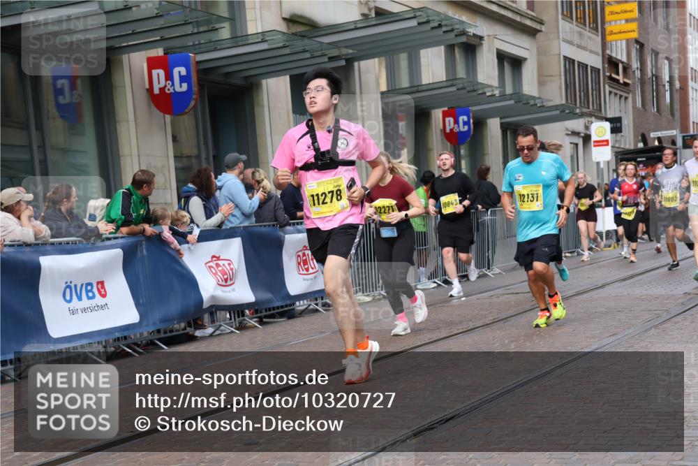 13.09.2026 - 21. swb-Marathon Bremen Strokosch-Dieckow http://msf.ph/oto/10320727 13.09.2026 10:58:50 Ziel 10383, 10415, 10427, 10477, 10492, 10668, 10787, 10843, 11034, 11086, 11125, 11267, 11278, 11301, 11302, 11500, 11602, 11913, 12015, 12118, 12127, 12130, 12131, 12200, 12271, 12297, 12537, 12541, 10254, 10485, 10794, 10832, 10878, 10879, 10948, 11030, 11189, 11228, 11384, 11488, 11743, 11955, 12130, 12176, 12180, 12237, 12320, 12414, 12499, 12505 meine-sportfotos.de