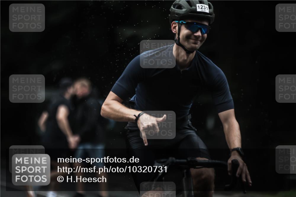 13.09.2026 - Stadtparktriathlon H.Heesch http://msf.ph/oto/10320731 13.09.2026 13:05:29 Radfahren 1202, 1231, 1256, 1352, 1402 meine-sportfotos.de