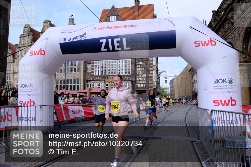 13.09.2026 - 21. swb-Marathon Bremen Tim E. http://msf.ph/oto/10320734 13.09.2026 10:58:47 Ziel 10878, 10879, 11004, 11030, 11152, 11189, 11202, 11384, 11403, 11455, 11686, 11750, 11906, 11953, 11955, 12092, 12180, 12237, 12320, 12499, 12505, 12518 meine-sportfotos.de