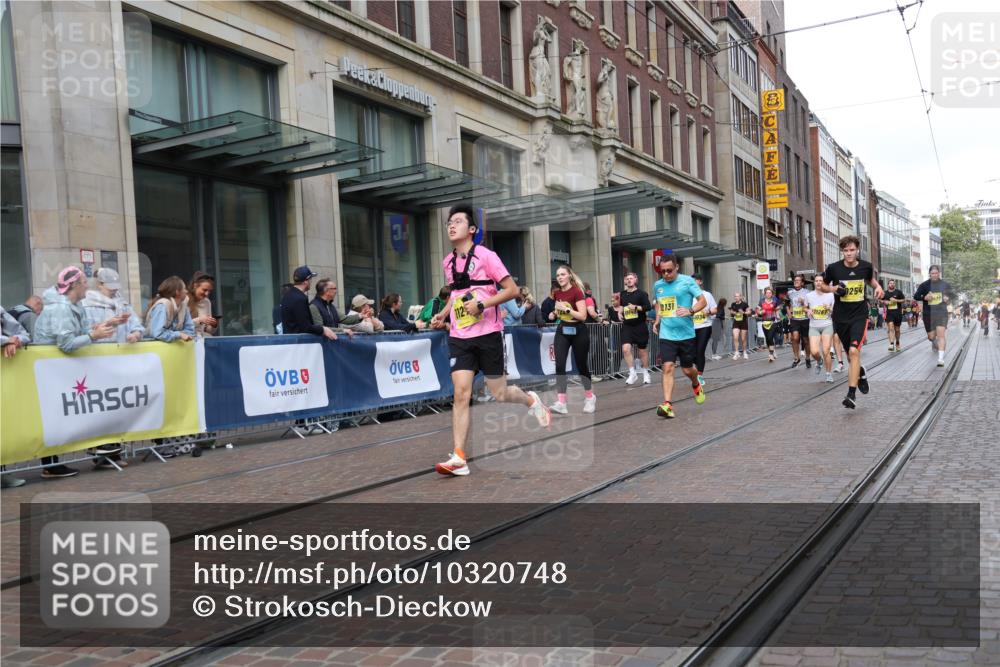 13.09.2026 - 21. swb-Marathon Bremen Strokosch-Dieckow http://msf.ph/oto/10320748 13.09.2026 10:58:51 Ziel 10383, 10415, 10427, 10477, 10492, 10668, 10787, 10843, 11034, 11086, 11125, 11267, 11278, 11301, 11302, 11500, 11602, 11913, 12015, 12118, 12127, 12131, 12200, 12271, 12297, 12537, 12541, 10254, 10485, 10787, 10794, 10832, 10878, 10879, 10948, 11030, 11189, 11228, 11278, 11488, 11743, 11955, 12130, 12176, 12180, 12237, 12320, 12414, 12499, 12505 meine-sportfotos.de