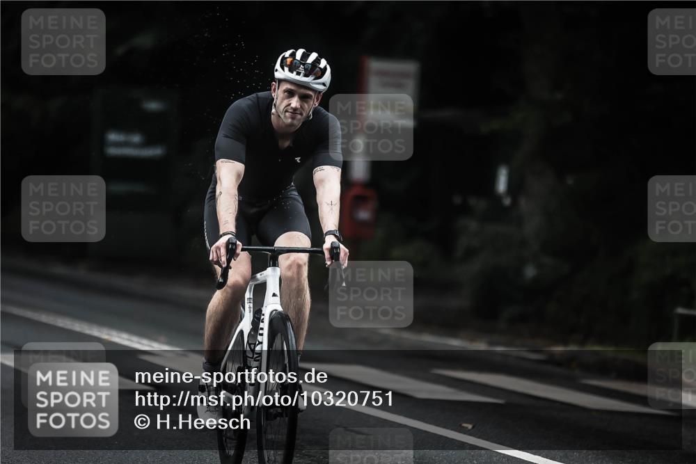 13.09.2026 - Stadtparktriathlon H.Heesch http://msf.ph/oto/10320751 13.09.2026 13:05:33 Radfahren 1198, 1231, 1352, 1377 meine-sportfotos.de