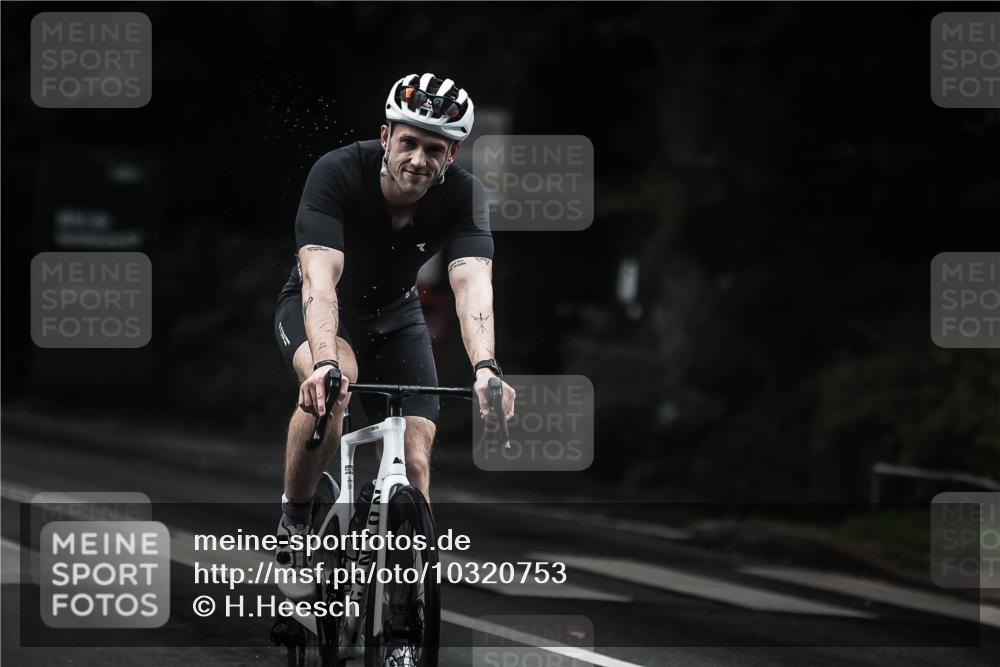 13.09.2026 - Stadtparktriathlon H.Heesch http://msf.ph/oto/10320753 13.09.2026 13:05:33 Radfahren 1198, 1231, 1352, 1377 meine-sportfotos.de