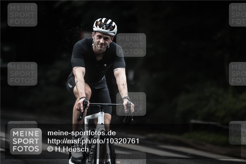 13.09.2026 - Stadtparktriathlon H.Heesch http://msf.ph/oto/10320761 13.09.2026 13:05:33 Radfahren 1198, 1231, 1352, 1377 meine-sportfotos.de