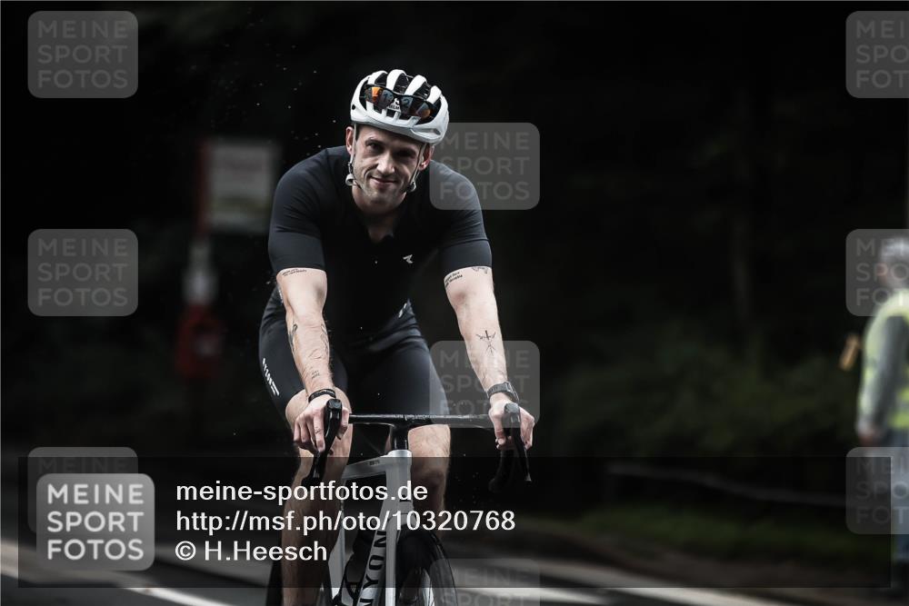 13.09.2026 - Stadtparktriathlon H.Heesch http://msf.ph/oto/10320768 13.09.2026 13:05:33 Radfahren 1198, 1231, 1352, 1377 meine-sportfotos.de