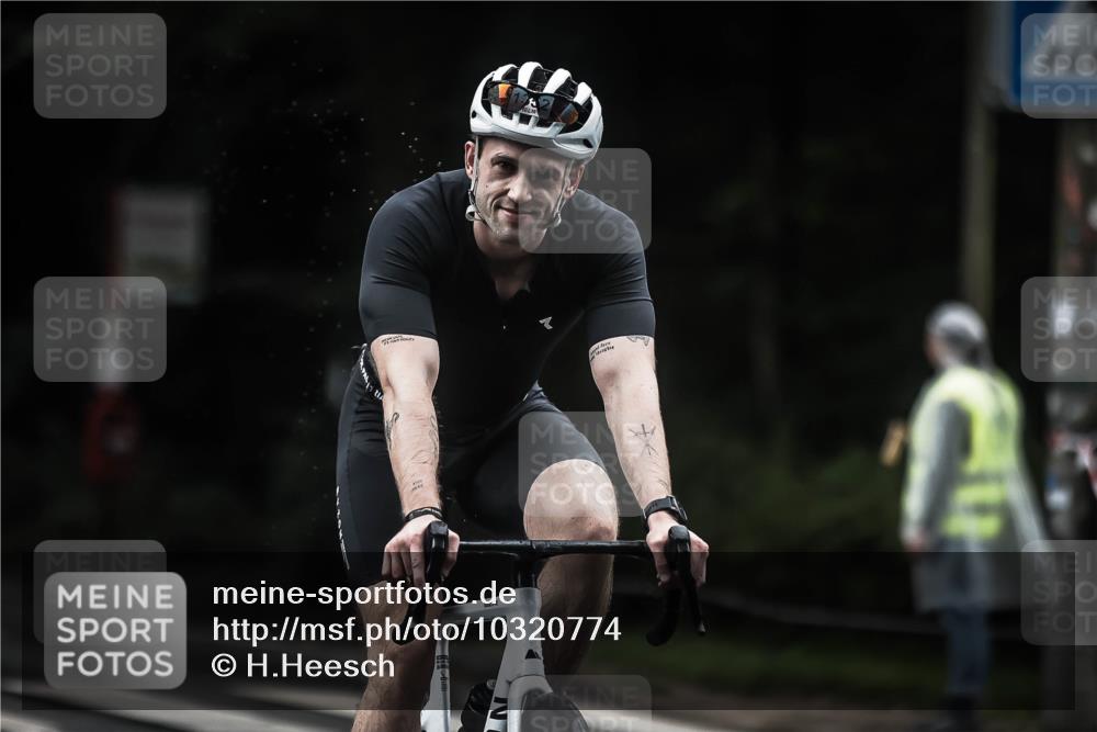 13.09.2026 - Stadtparktriathlon H.Heesch http://msf.ph/oto/10320774 13.09.2026 13:05:33 Radfahren 1198, 1231, 1352, 1377 meine-sportfotos.de