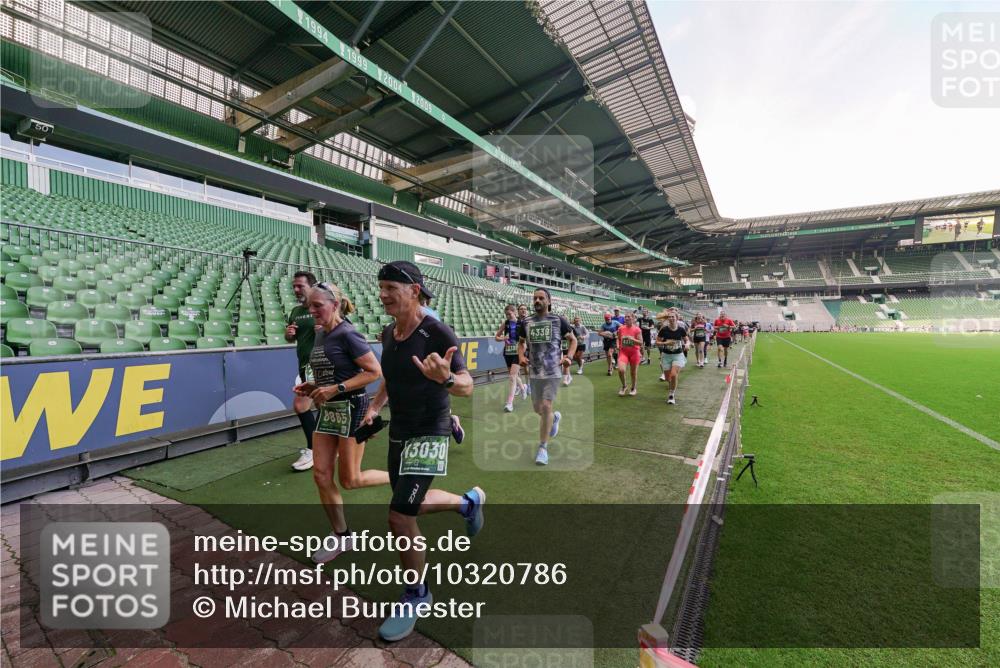 13.09.2026 - 21. swb-Marathon Bremen Michael Burmester http://msf.ph/oto/10320786 13.09.2026 13:20:32 Laufen im Stadion 333, 464, 512, 620, 704, 782, 938, 1066, 1129, 1156, 1158, 1316, 1409, 1439, 1446, 1676, 1697, 1756, 1808, 1815, 1846, 1916, 2010, 2028, 2064, 2139, 2201, 2240, 2258, 2278, 2315, 2349, 2394, 2395, 2414, 2417, 2437, 2501, 2519, 2533, 2563, 2588, 2626, 2689, 2694, 2695, 2702, 2703, 2722, 2736, 2756, 2793, 2843, 2886, 2983, 3004, 3010, 3017, 3018, 3031, 3035, 3036, 3037, 3046, 3059, 3070, 3074, 3102, 3116, 3139, 3144, 3189, 3243, 3263, 3264, 3310, 3315 meine-sportfotos.de