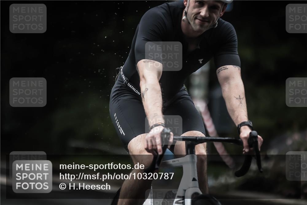 13.09.2026 - Stadtparktriathlon H.Heesch http://msf.ph/oto/10320787 13.09.2026 13:05:34 Radfahren 1198, 1276, 1352, 1377 meine-sportfotos.de