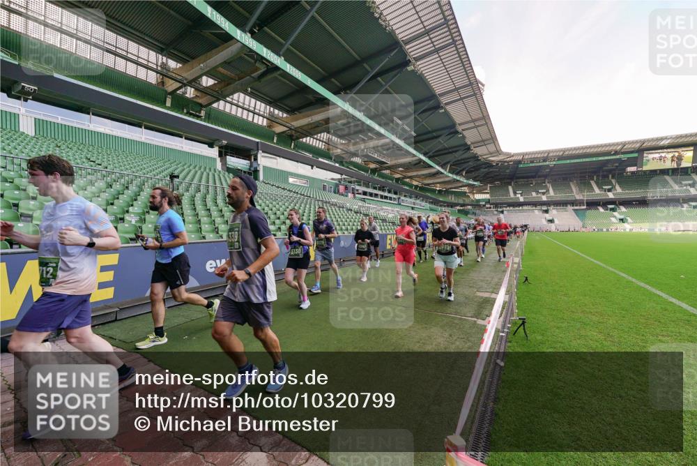13.09.2026 - 21. swb-Marathon Bremen Michael Burmester http://msf.ph/oto/10320799 13.09.2026 13:20:33 Laufen im Stadion 333, 464, 512, 620, 704, 782, 938, 1066, 1129, 1156, 1158, 1316, 1409, 1439, 1446, 1676, 1697, 1756, 1808, 1815, 1846, 1916, 2010, 2028, 2064, 2139, 2201, 2240, 2258, 2278, 2315, 2349, 2394, 2395, 2414, 2417, 2437, 2501, 2519, 2533, 2588, 2626, 2689, 2694, 2695, 2702, 2703, 2722, 2736, 2756, 2793, 2843, 2886, 2983, 3004, 3010, 3017, 3018, 3031, 3035, 3036, 3037, 3046, 3059, 3070, 3074, 3102, 3116, 3139, 3144, 3189, 3243, 3263, 3264, 3310, 3315 meine-sportfotos.de