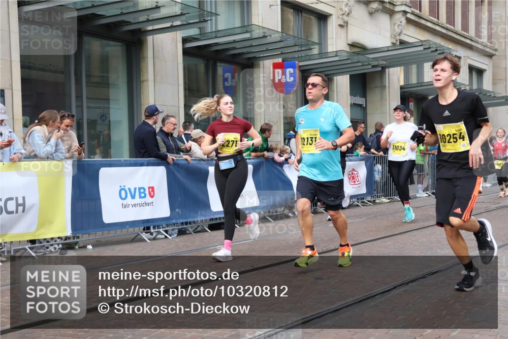 13.09.2026 - 21. swb-Marathon Bremen Strokosch-Dieckow http://msf.ph/oto/10320812 13.09.2026 10:58:52 Ziel 10383, 10415, 10427, 10477, 10492, 10668, 10843, 11034, 11086, 11125, 11267, 11301, 11302, 11500, 11602, 11913, 12015, 12118, 12127, 12131, 12200, 12267, 12271, 12297, 12537, 12541, 10254, 10485, 10787, 10794, 10832, 10878, 10879, 10948, 11030, 11189, 11228, 11267, 11278, 11488, 11743, 11955, 12130, 12176, 12237, 12320, 12414, 12499, 12505 meine-sportfotos.de