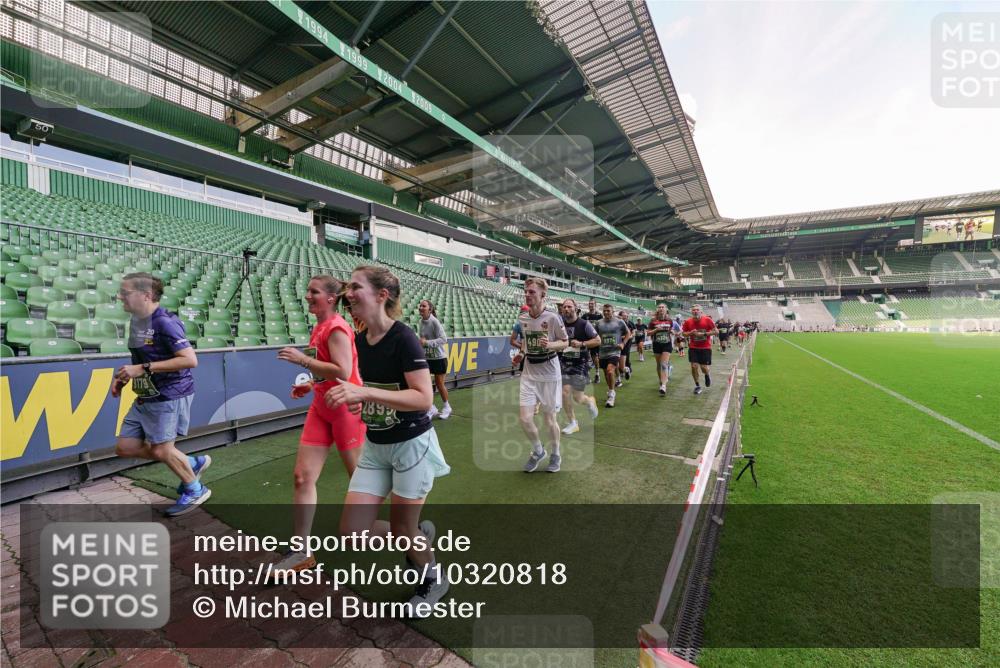 13.09.2026 - 21. swb-Marathon Bremen Michael Burmester http://msf.ph/oto/10320818 13.09.2026 13:20:34 Laufen im Stadion 333, 464, 512, 620, 704, 782, 938, 1066, 1129, 1156, 1158, 1316, 1409, 1439, 1446, 1676, 1697, 1756, 1808, 1815, 1846, 1916, 2010, 2028, 2064, 2139, 2201, 2240, 2258, 2278, 2315, 2349, 2394, 2395, 2414, 2417, 2437, 2501, 2519, 2533, 2551, 2588, 2626, 2689, 2694, 2695, 2702, 2703, 2722, 2736, 2756, 2793, 2843, 2886, 2983, 3004, 3010, 3017, 3018, 3031, 3035, 3036, 3037, 3046, 3059, 3070, 3074, 3102, 3116, 3139, 3144, 3189, 3243, 3263, 3264, 3310, 3315 meine-sportfotos.de