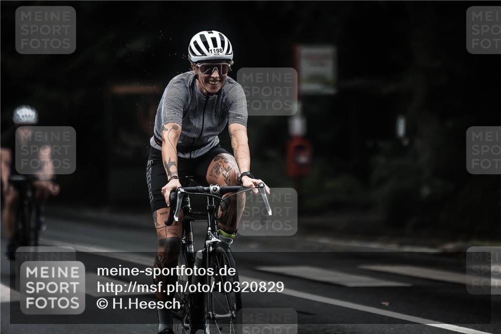 13.09.2026 - Stadtparktriathlon H.Heesch http://msf.ph/oto/10320829 13.09.2026 13:05:39 Radfahren 1198, 1265, 1276, 1377 meine-sportfotos.de