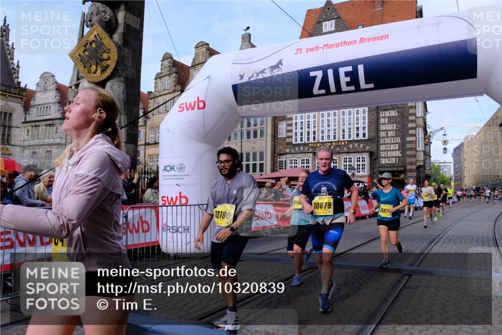 13.09.2026 - 21. swb-Marathon Bremen Tim E. http://msf.ph/oto/10320839 13.09.2026 10:58:48 Ziel 10878, 10879, 11004, 11030, 11152, 11189, 11202, 11384, 11403, 11455, 11686, 11750, 11953, 11955, 12092, 12180, 12237, 12320, 12499, 12505, 12518 meine-sportfotos.de