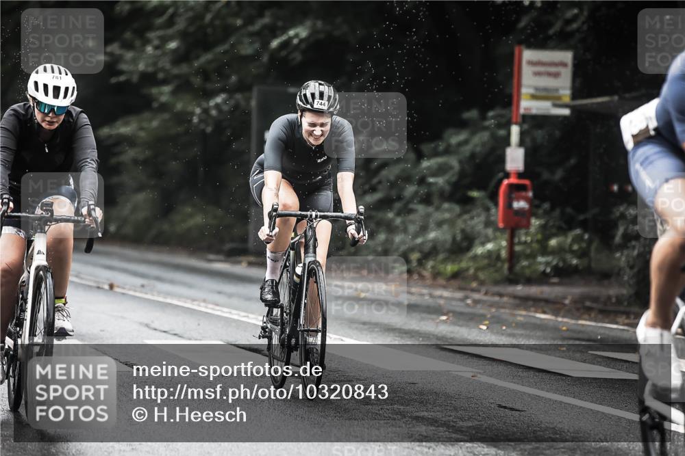 13.09.2026 - Stadtparktriathlon H.Heesch http://msf.ph/oto/10320843 13.09.2026 11:57:21 Radfahren 744, 781, 804, 807, 833, 899, 958 meine-sportfotos.de