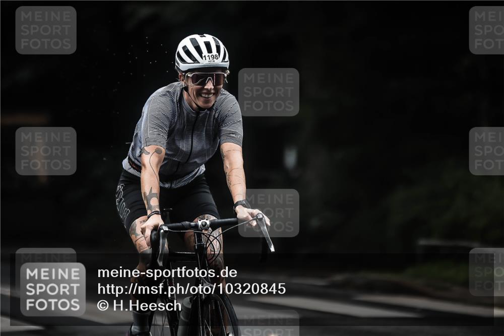 13.09.2026 - Stadtparktriathlon H.Heesch http://msf.ph/oto/10320845 13.09.2026 13:05:40 Radfahren 1198, 1265, 1276, 1377, 1420 meine-sportfotos.de