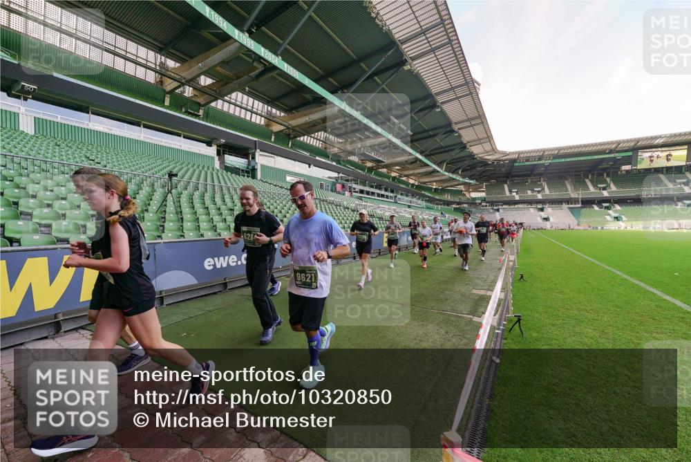 13.09.2026 - 21. swb-Marathon Bremen Michael Burmester http://msf.ph/oto/10320850 13.09.2026 13:20:38 Laufen im Stadion 333, 423, 464, 512, 620, 704, 782, 938, 1066, 1129, 1156, 1158, 1177, 1316, 1409, 1439, 1446, 1676, 1697, 1756, 1808, 1815, 1846, 1916, 2010, 2028, 2064, 2139, 2201, 2240, 2258, 2278, 2315, 2349, 2394, 2395, 2414, 2417, 2437, 2501, 2519, 2533, 2551, 2588, 2626, 2689, 2694, 2695, 2702, 2703, 2722, 2736, 2756, 2793, 2843, 2886, 2954, 3004, 3010, 3017, 3018, 3031, 3035, 3036, 3037, 3059, 3070, 3074, 3102, 3116, 3139, 3144, 3243, 3263, 3264, 3310, 3315 meine-sportfotos.de