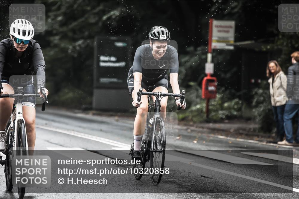 13.09.2026 - Stadtparktriathlon H.Heesch http://msf.ph/oto/10320858 13.09.2026 11:57:21 Radfahren 744, 781, 804, 807, 833, 899, 958 meine-sportfotos.de