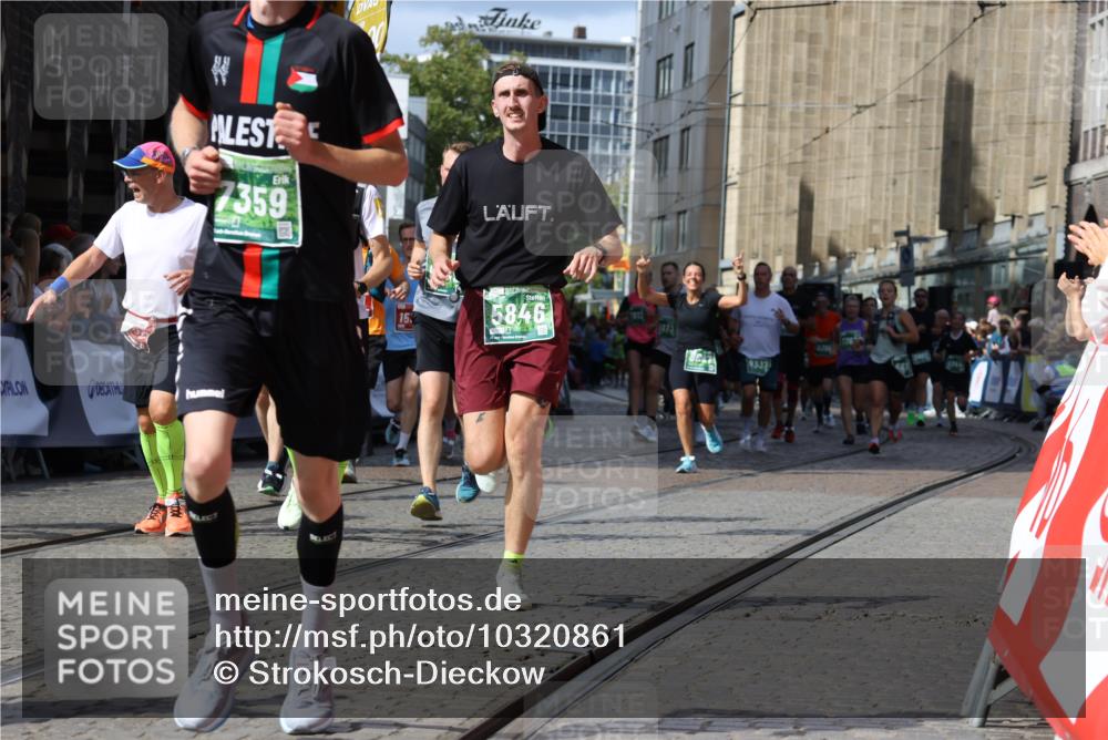 13.09.2026 - 21. swb-Marathon Bremen Strokosch-Dieckow http://msf.ph/oto/10320861 13.09.2026 13:31:06 Ziel 244, 800, 834, 1533, 1771, 1841, 1926, 1941, 2369, 2452, 2723, 2985, 4206, 4251, 4342, 4757, 4920, 5600, 5681, 5802, 5822, 5900, 6134, 6343, 6523, 7012, 7645, 8616, 9290, 9507, 9653, 9692, 9699, 9767, 9825, 13090, 13215, 217, 1398, 2244, 3396, 3762, 4477, 4647, 5673, 5720, 5765, 6619, 7296, 7812, 8035, 8097, 8342, 8726, 9147, 9274, 9337, 9822, 9969, 9977, 13066 meine-sportfotos.de