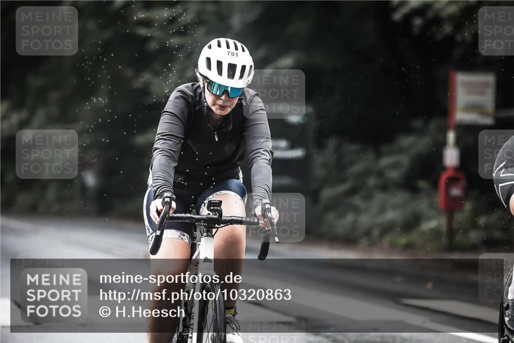 13.09.2026 - Stadtparktriathlon H.Heesch http://msf.ph/oto/10320863 13.09.2026 11:57:22 Radfahren 744, 781, 804, 807, 833, 884, 899, 958 meine-sportfotos.de