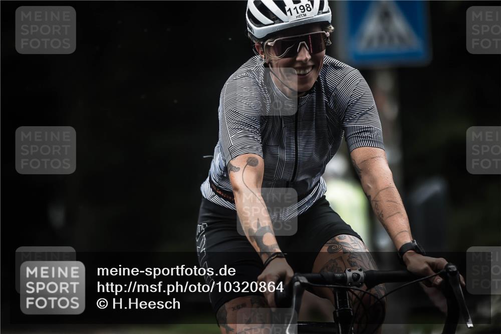 13.09.2026 - Stadtparktriathlon H.Heesch http://msf.ph/oto/10320864 13.09.2026 13:05:40 Radfahren 1198, 1265, 1276, 1377, 1420 meine-sportfotos.de