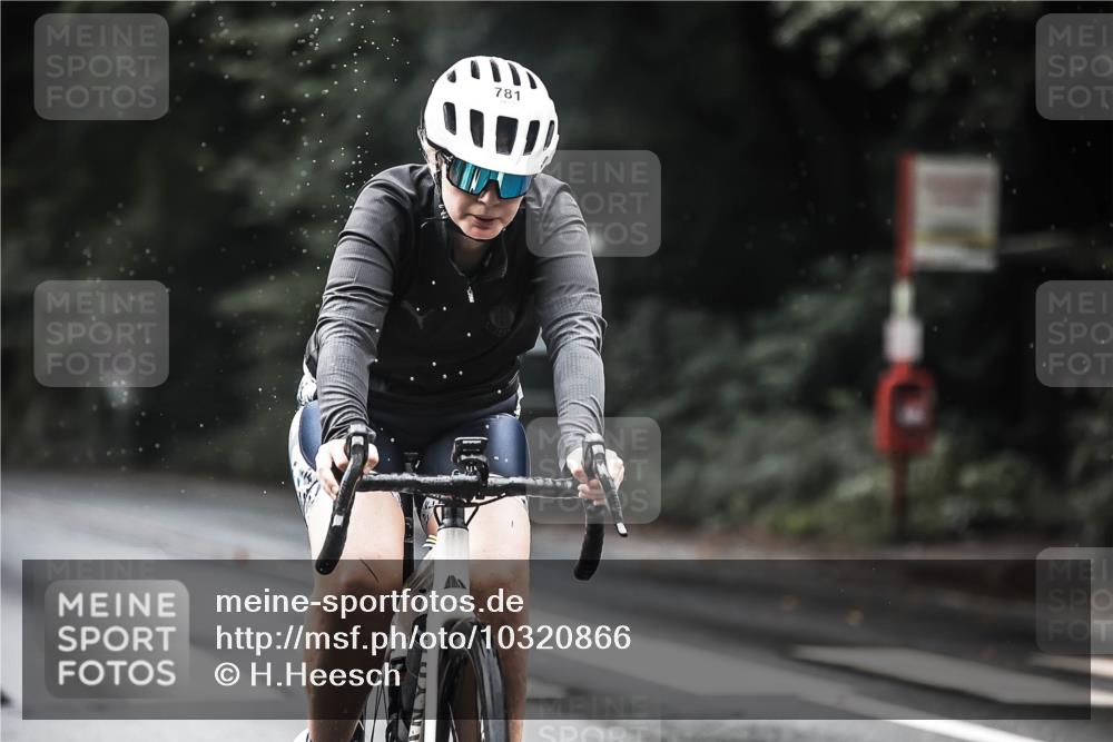 13.09.2026 - Stadtparktriathlon H.Heesch http://msf.ph/oto/10320866 13.09.2026 11:57:22 Radfahren 744, 781, 804, 807, 833, 884, 899, 958 meine-sportfotos.de