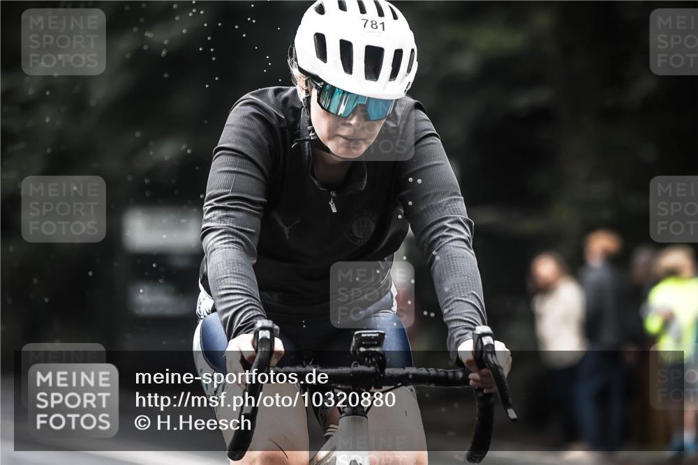 13.09.2026 - Stadtparktriathlon H.Heesch http://msf.ph/oto/10320880 13.09.2026 11:57:22 Radfahren 744, 781, 804, 807, 833, 884, 899, 958 meine-sportfotos.de
