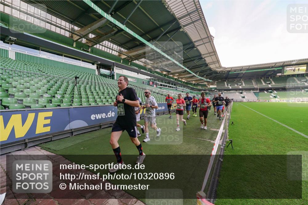13.09.2026 - 21. swb-Marathon Bremen Michael Burmester http://msf.ph/oto/10320896 13.09.2026 13:20:42 Laufen im Stadion 333, 423, 464, 512, 620, 704, 782, 938, 1066, 1129, 1156, 1158, 1177, 1316, 1409, 1439, 1446, 1676, 1697, 1756, 1808, 1815, 1846, 1916, 2010, 2028, 2064, 2139, 2201, 2240, 2258, 2278, 2315, 2349, 2394, 2395, 2414, 2417, 2437, 2501, 2519, 2533, 2551, 2588, 2626, 2689, 2694, 2695, 2702, 2703, 2722, 2736, 2756, 2793, 2828, 2886, 2954, 3004, 3010, 3017, 3018, 3035, 3036, 3037, 3059, 3070, 3074, 3102, 3116, 3139, 3144, 3243, 3263, 3264, 3310, 3315 meine-sportfotos.de