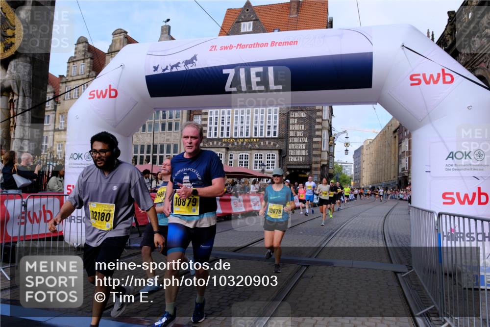 13.09.2026 - 21. swb-Marathon Bremen Tim E. http://msf.ph/oto/10320903 13.09.2026 10:58:49 Ziel 10878, 10879, 11004, 11030, 11152, 11189, 11384, 11403, 11455, 11686, 11750, 11953, 11955, 12092, 12180, 12237, 12320, 12499, 12505, 12518 meine-sportfotos.de