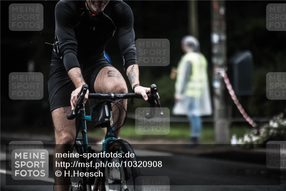 13.09.2026 - Stadtparktriathlon H.Heesch http://msf.ph/oto/10320908 13.09.2026 13:05:43 Radfahren 1198, 1265, 1276, 1377, 1407, 1420 meine-sportfotos.de